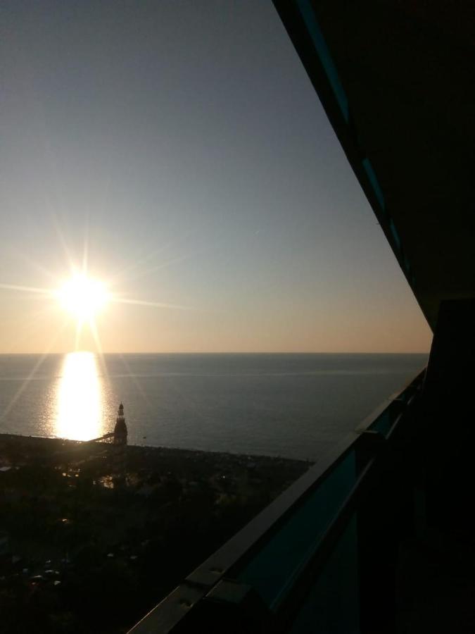 Апартаменты С Видом На Море Twin Towers Batumi, Orbi City ภายนอก รูปภาพ