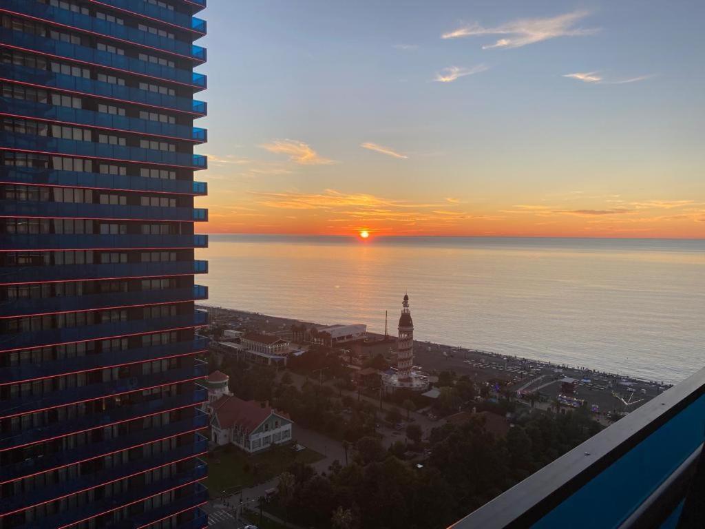 Апартаменты С Видом На Море Twin Towers Batumi, Orbi City ภายนอก รูปภาพ